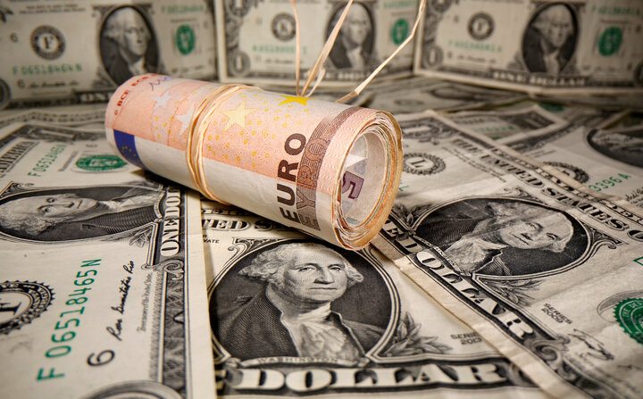 ثبات دلار و رشد یورو